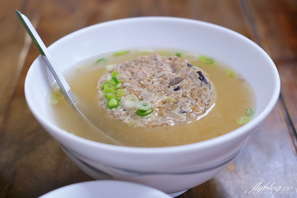 高雄鹽埕｜北港蔡筒仔米糕．高雄米其林必比登推介，傳承三代的米糕和蒸蛋湯 @飛天璇的口袋