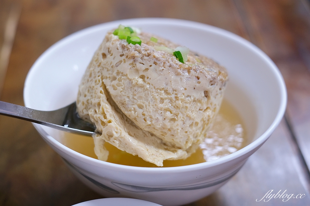 高雄鹽埕｜北港蔡筒仔米糕．高雄米其林必比登推介，傳承三代的米糕和蒸蛋湯 @飛天璇的口袋