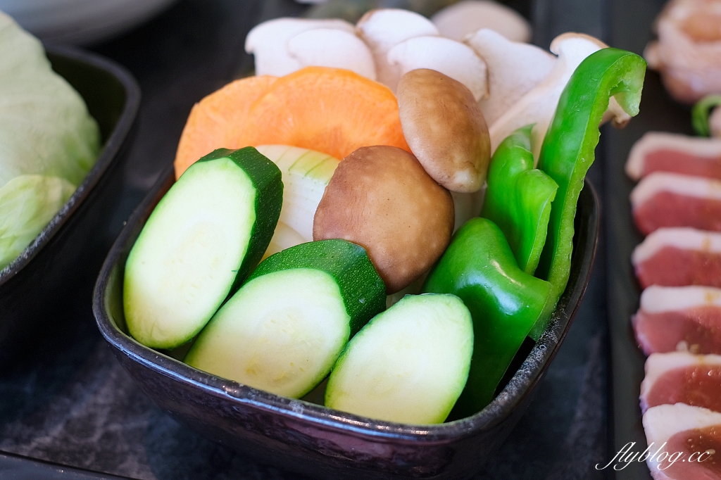 南投草屯｜唯真燒肉，座落於草屯田野間，融入泰式風味的燒肉餐廳 @飛天璇的口袋