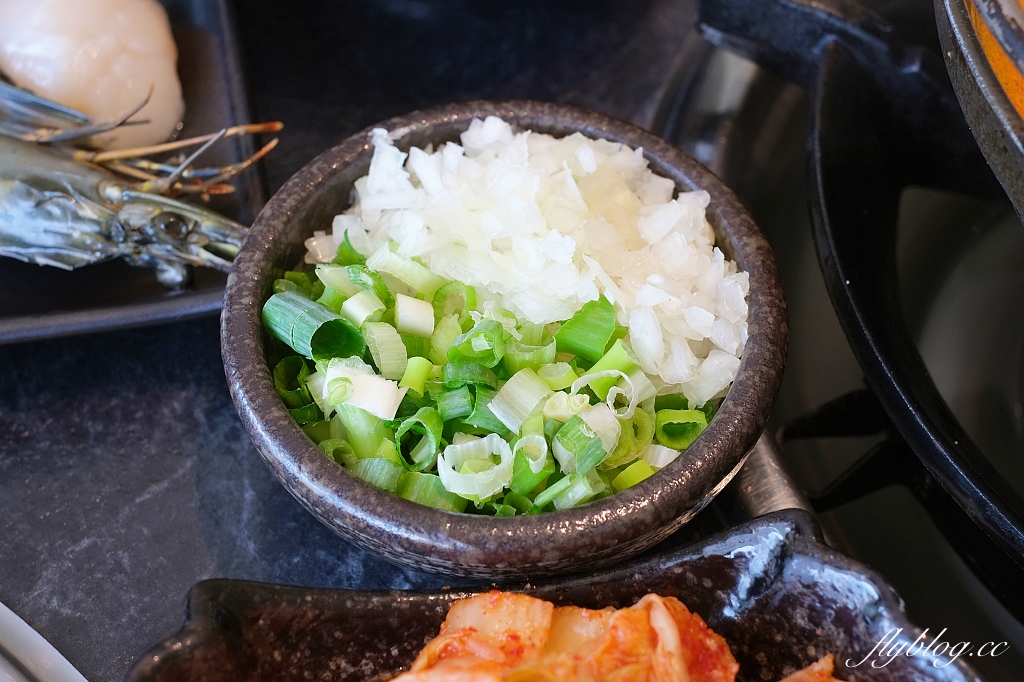 南投草屯｜唯真燒肉，座落於草屯田野間，融入泰式風味的燒肉餐廳 @飛天璇的口袋
