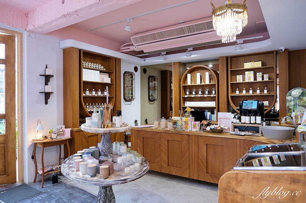 台中西區｜氤氳香氛咖啡 YinYun Cafe，精明一街巷弄裡的粉紅浪漫，結合香氛和咖啡的復合式餐廳 @飛天璇的口袋