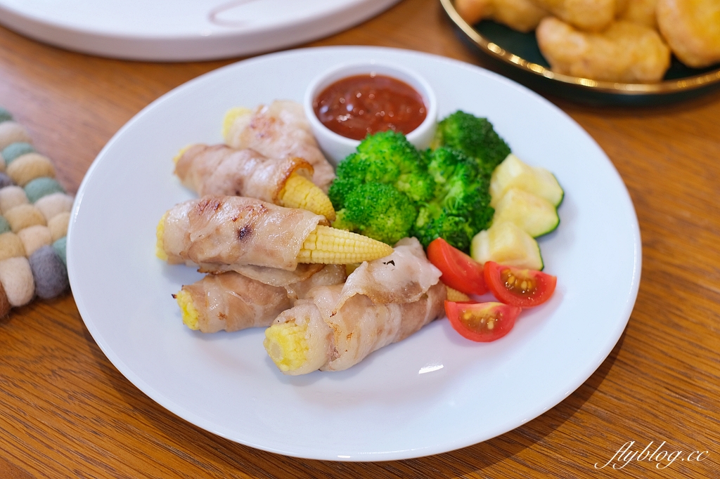 台中西區｜氤氳香氛咖啡 YinYun Cafe，精明一街巷弄裡的粉紅浪漫，結合香氛和咖啡的復合式餐廳 @飛天璇的口袋