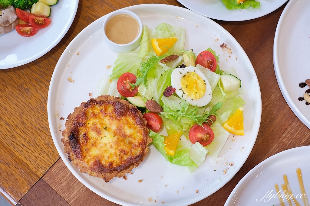 台中西區｜氤氳香氛咖啡 YinYun Cafe，精明一街巷弄裡的粉紅浪漫，結合香氛和咖啡的復合式餐廳 @飛天璇的口袋