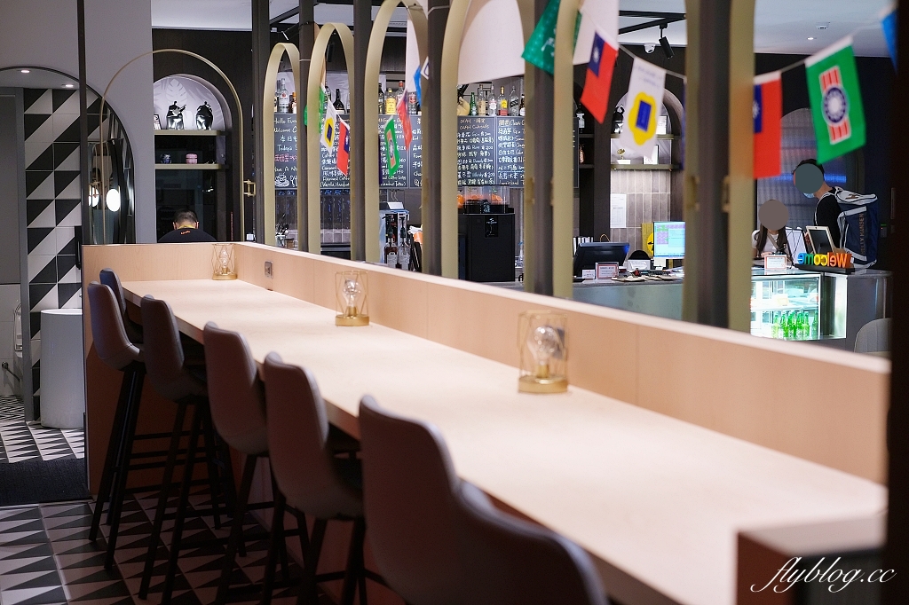 台中中區｜悅樂旅店 OLAH Poshtel，台中火車站商圈飯店，遠雄集團年輕旅店新品牌 @飛天璇的口袋