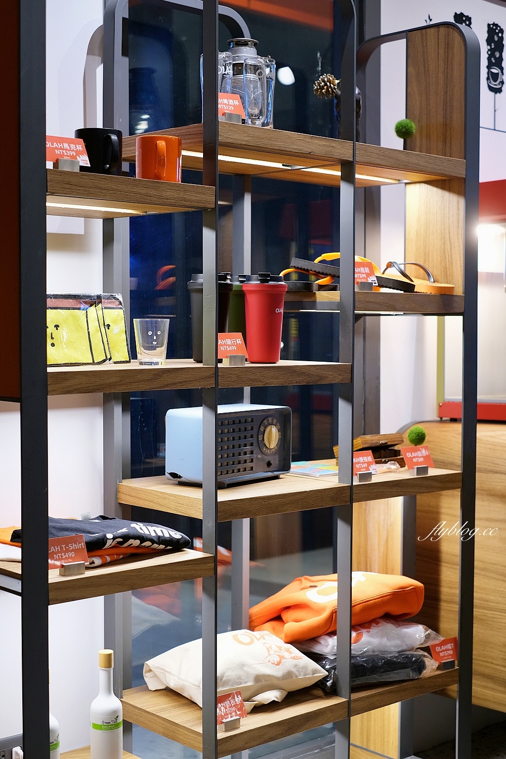 台中中區｜悅樂旅店 OLAH Poshtel，台中火車站商圈飯店，遠雄集團年輕旅店新品牌 @飛天璇的口袋