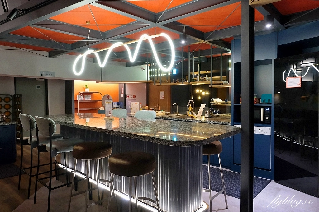 台中中區｜悅樂旅店 OLAH Poshtel，台中火車站商圈飯店，遠雄集團年輕旅店新品牌 @飛天璇的口袋