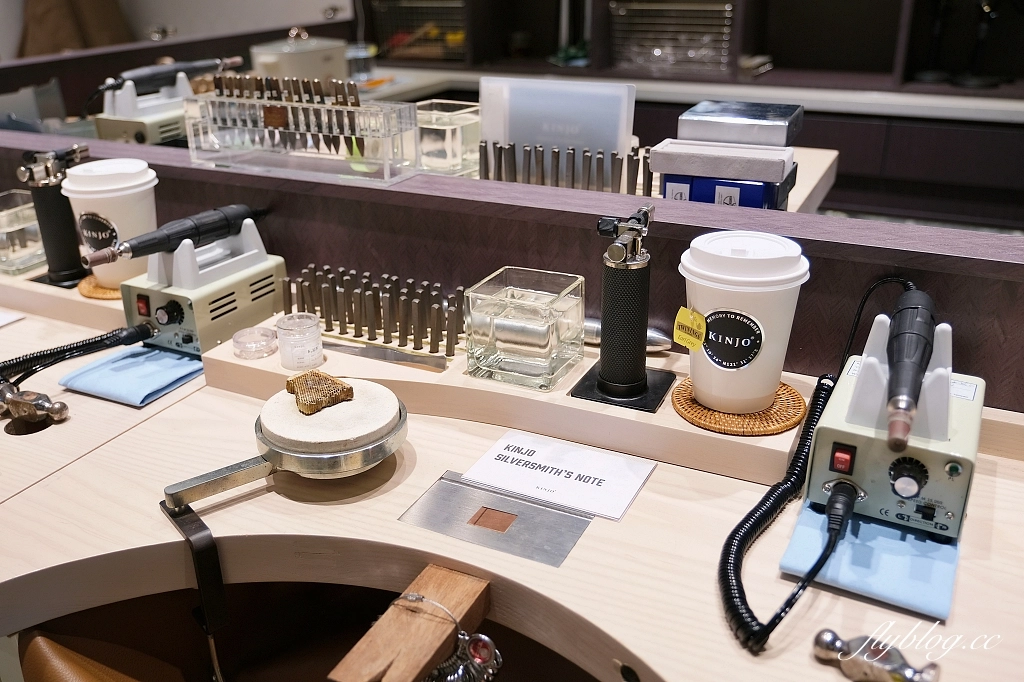 台中東區｜KINJO草山金工 LaLaport門市，台中手工戒指手環DIY推薦，情侶、親子、閨蜜對戒 @飛天璇的口袋
