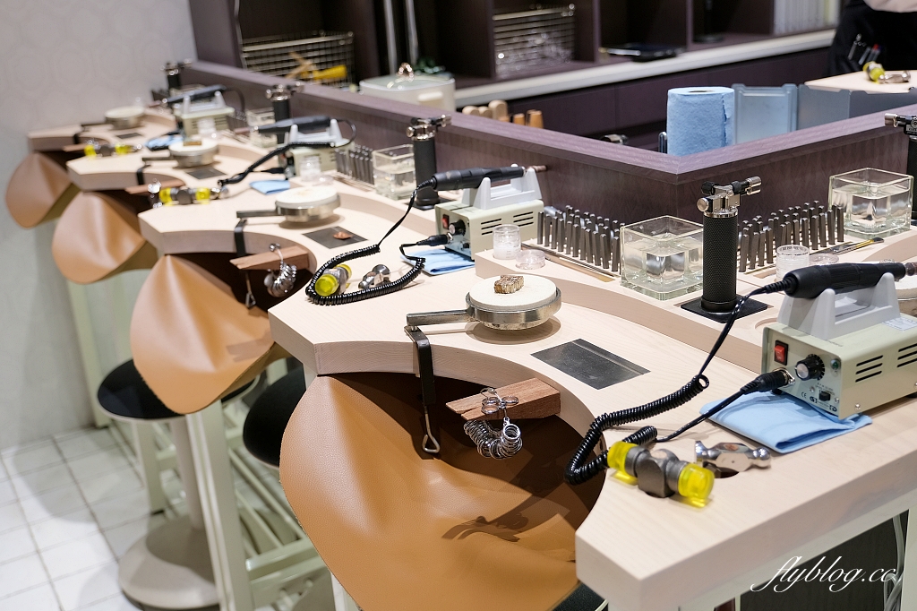 台中東區｜KINJO草山金工 LaLaport門市，台中手工戒指手環DIY推薦，情侶、親子、閨蜜對戒 @飛天璇的口袋