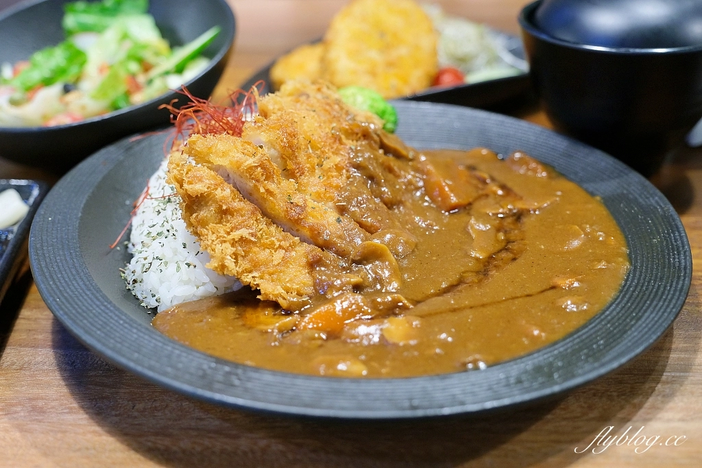 台中東區｜粕粕咖哩 POPO Curry，日本私房咖哩專賣，台中LaLaport北館美食 @飛天璇的口袋