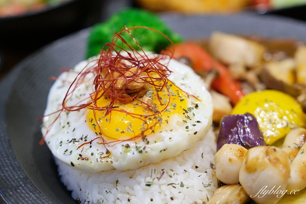 台中東區｜粕粕咖哩 POPO Curry，日本私房咖哩專賣，台中LaLaport北館美食 @飛天璇的口袋