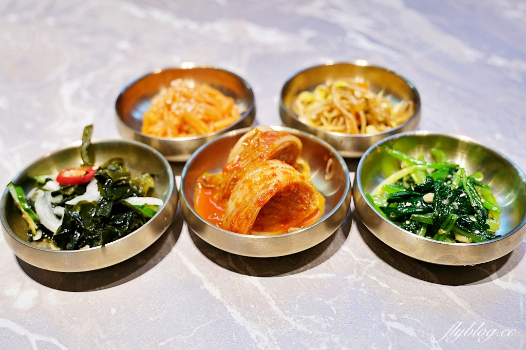 台中西屯｜初瓦韓式料理，王品集團和韓國廚師孫榮合作新品牌，台灣大道新光三越百貨對面 @飛天璇的口袋