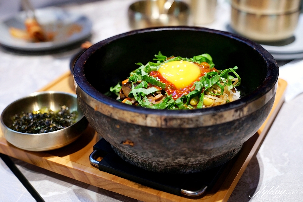 台中西屯｜初瓦韓式料理，王品集團和韓國廚師孫榮合作新品牌，台灣大道新光三越百貨對面 @飛天璇的口袋