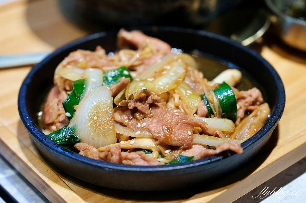 台中西屯｜初瓦韓式料理，王品集團和韓國廚師孫榮合作新品牌，台灣大道新光三越百貨對面 @飛天璇的口袋