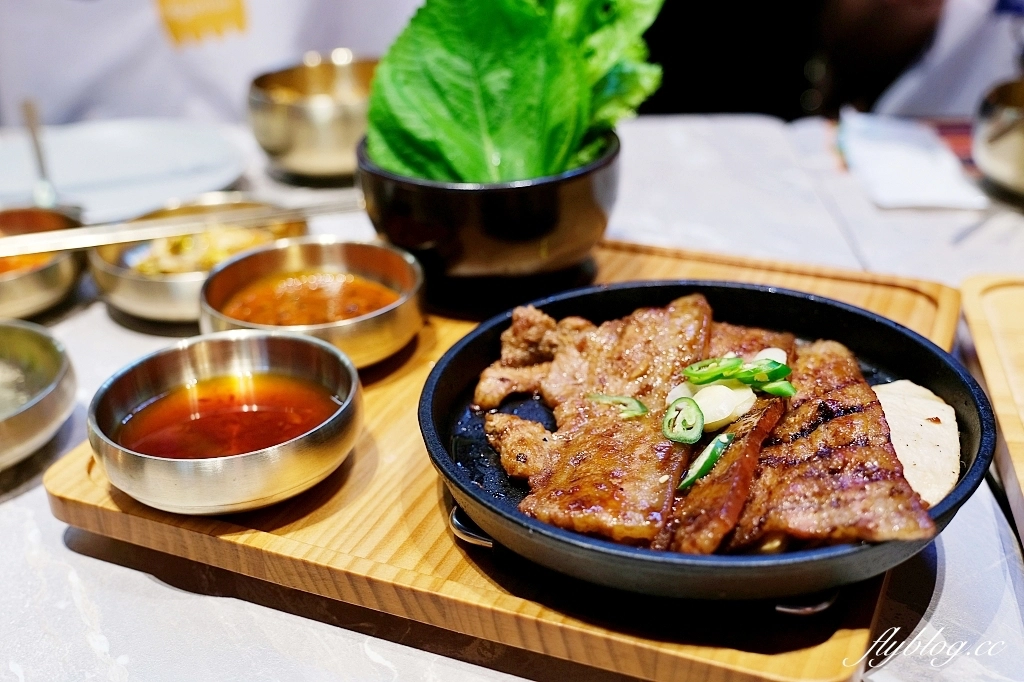 台中西屯｜初瓦韓式料理，王品集團和韓國廚師孫榮合作新品牌，台灣大道新光三越百貨對面 @飛天璇的口袋