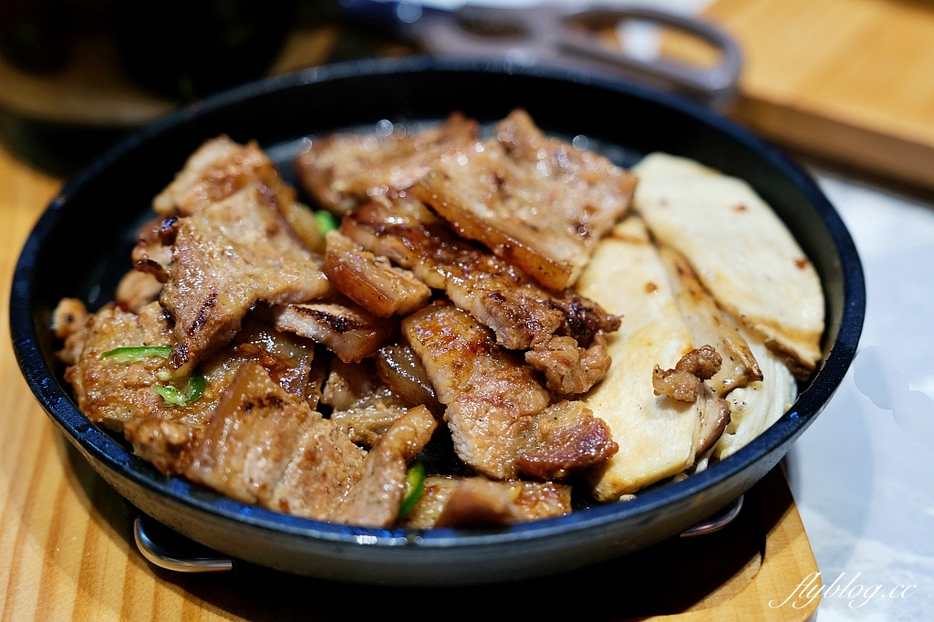 台中西屯｜初瓦韓式料理，王品集團和韓國廚師孫榮合作新品牌，台灣大道新光三越百貨對面 @飛天璇的口袋