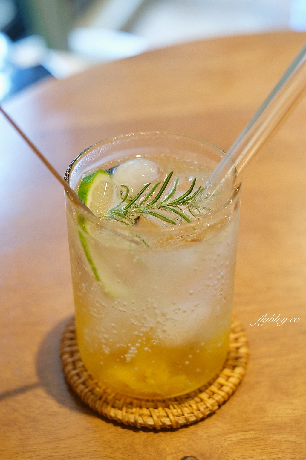 台中西屯｜UOTT屋頂上的大叔，隱身教師新村公寓5樓，台中預約制甜點店 @飛天璇的口袋