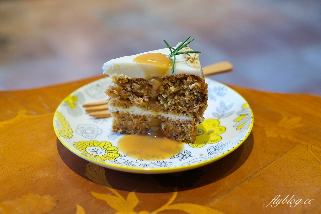 台中西屯｜UOTT屋頂上的大叔，隱身教師新村公寓5樓，台中預約制甜點店 @飛天璇的口袋