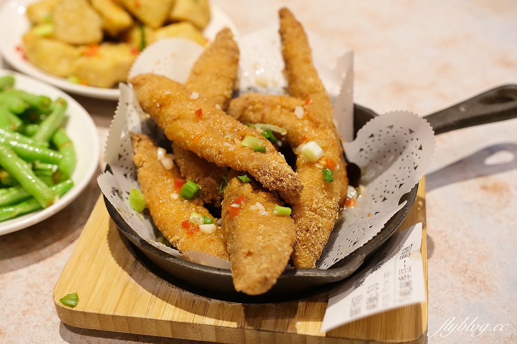 台東美食｜榕樹下米苔目 小雨滿生．在地50年傳統老店，搬了家空間更寬敞 @飛天璇的口袋