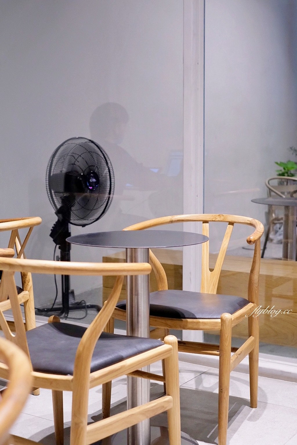 泰國清邁｜Lot of Taste，清邁尼曼區優質咖啡館，才喝完一杯忍不住再續一杯 @飛天璇的口袋