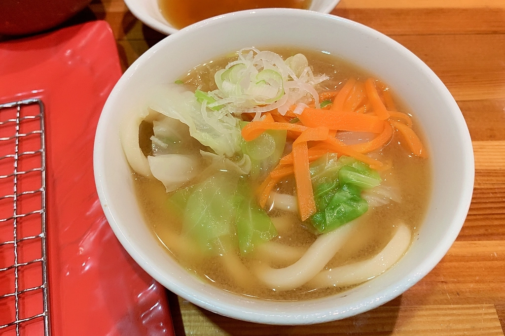 日本山梨｜冨士天ぷら いだ天．河口湖車站美食，像富士山一樣高的天婦羅 @飛天璇的口袋