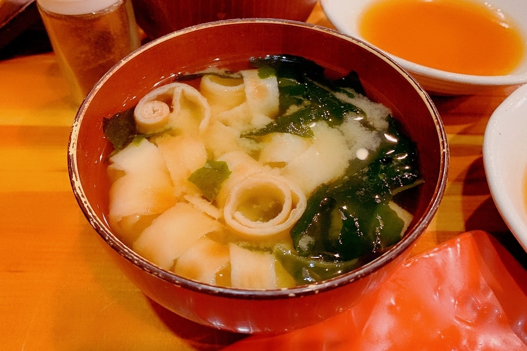 日本山梨｜冨士天ぷら いだ天．河口湖車站美食，像富士山一樣高的天婦羅 @飛天璇的口袋