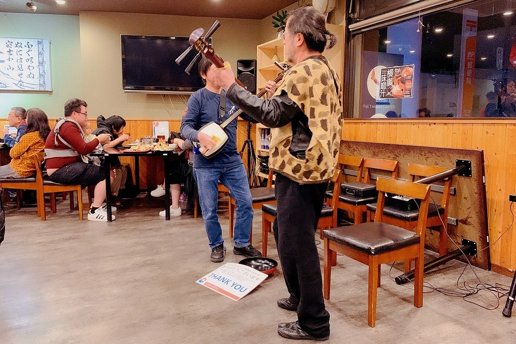 日本山梨｜冨士天ぷら いだ天．河口湖車站美食，像富士山一樣高的天婦羅 @飛天璇的口袋