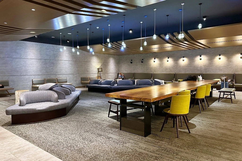 桃園大園｜桃園機場免費貴賓室．24小時開放休息，沙發、Wifi、充電、洗澡、哺乳 @飛天璇的口袋