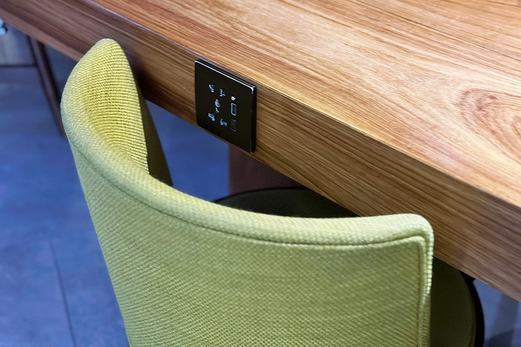 桃園大園｜桃園機場免費貴賓室．24小時開放休息，沙發、Wifi、充電、洗澡、哺乳 @飛天璇的口袋