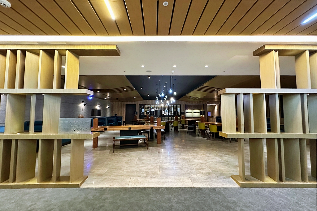 桃園大園｜桃園機場免費貴賓室．24小時開放休息，沙發、Wifi、充電、洗澡、哺乳 @飛天璇的口袋