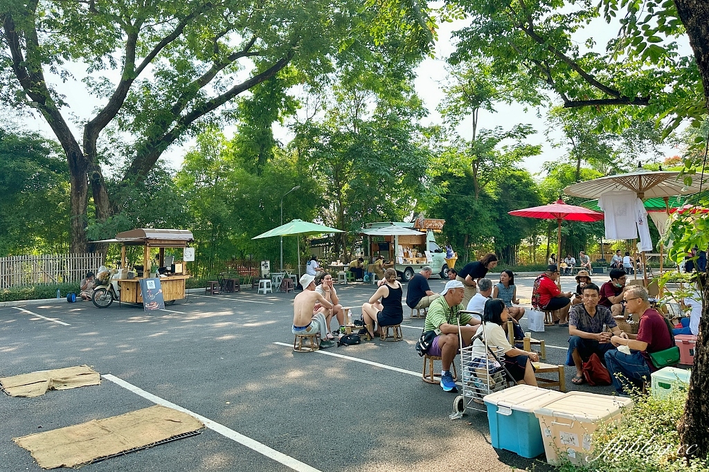 泰國清邁｜Jing Jai Market 真心市集，星期六、日限定尼曼農夫市集，結合文創市集和小農產品 @飛天璇的口袋