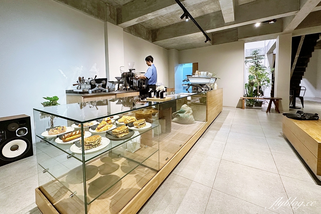 泰國清邁｜Lot of Taste，清邁尼曼區優質咖啡館，才喝完一杯忍不住再續一杯 @飛天璇的口袋