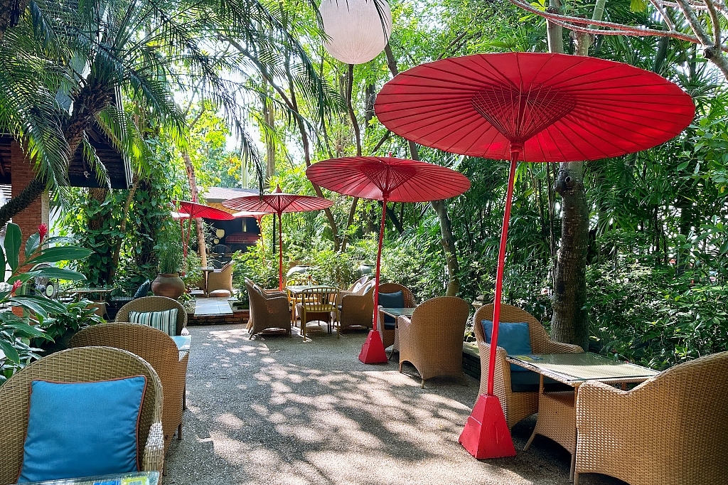 泰國清邁｜Cafe de Oasis & Toby’s Pizza，清邁森林系咖啡館，泰式料理和披薩也好吃 @飛天璇的口袋