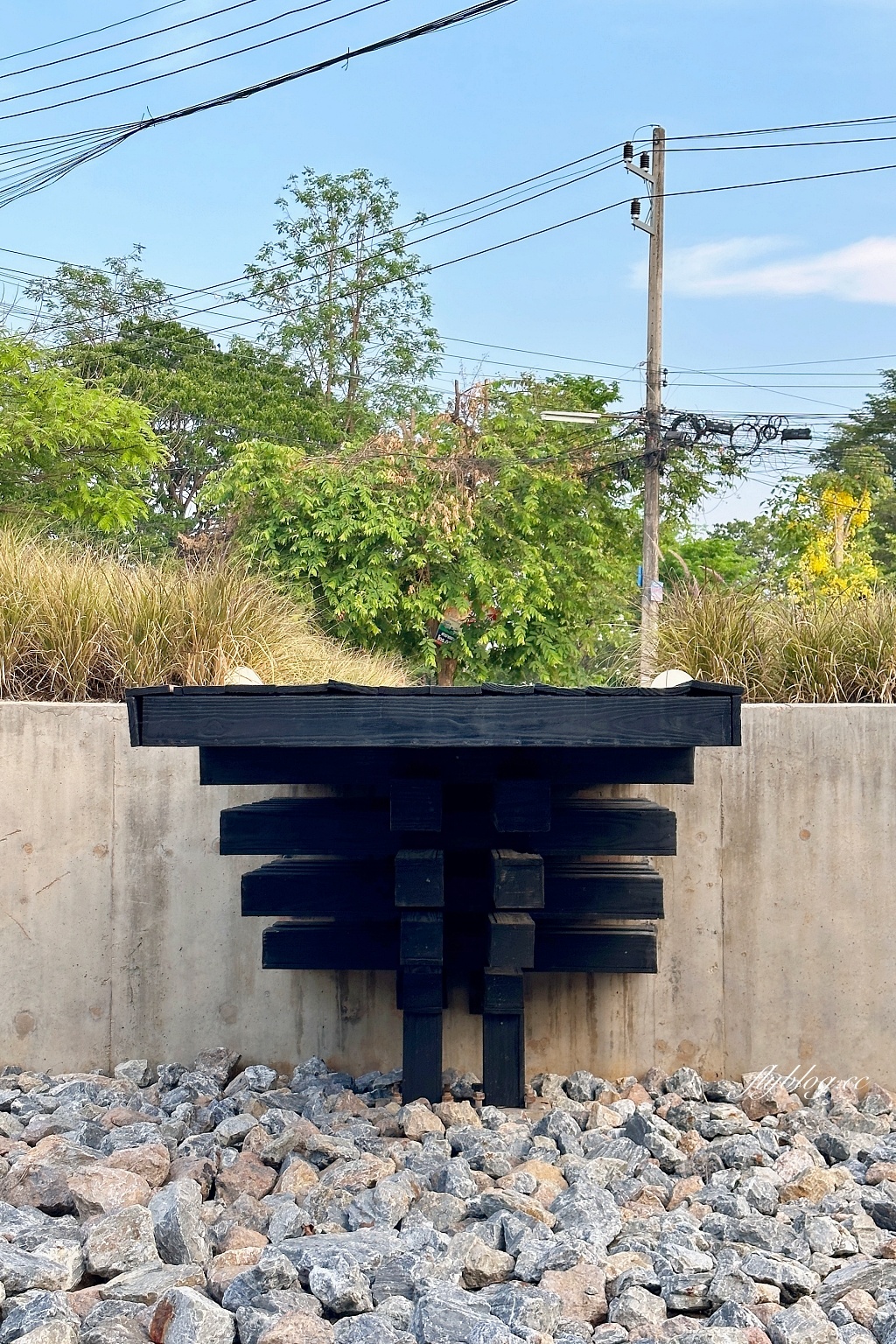 泰國清邁｜PLUTO.cnx 冥王星咖啡館，外星球主題建築藝術，清邁IG網紅咖啡館 @飛天璇的口袋