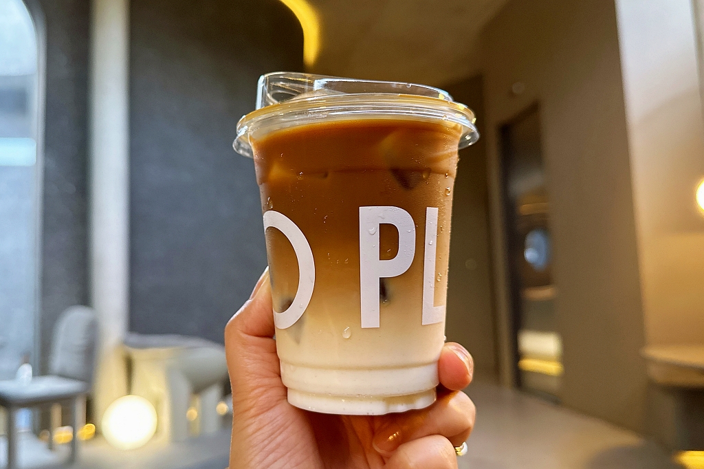 泰國清邁｜PLUTO.cnx 冥王星咖啡館，外星球主題建築藝術，清邁IG網紅咖啡館 @飛天璇的口袋