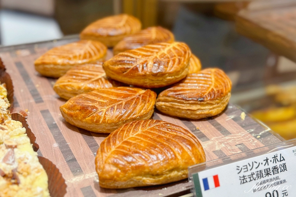 台中東區｜Johan麵包坊．台中LaLaport北館一樓，麵包也可以內用 @飛天璇的口袋