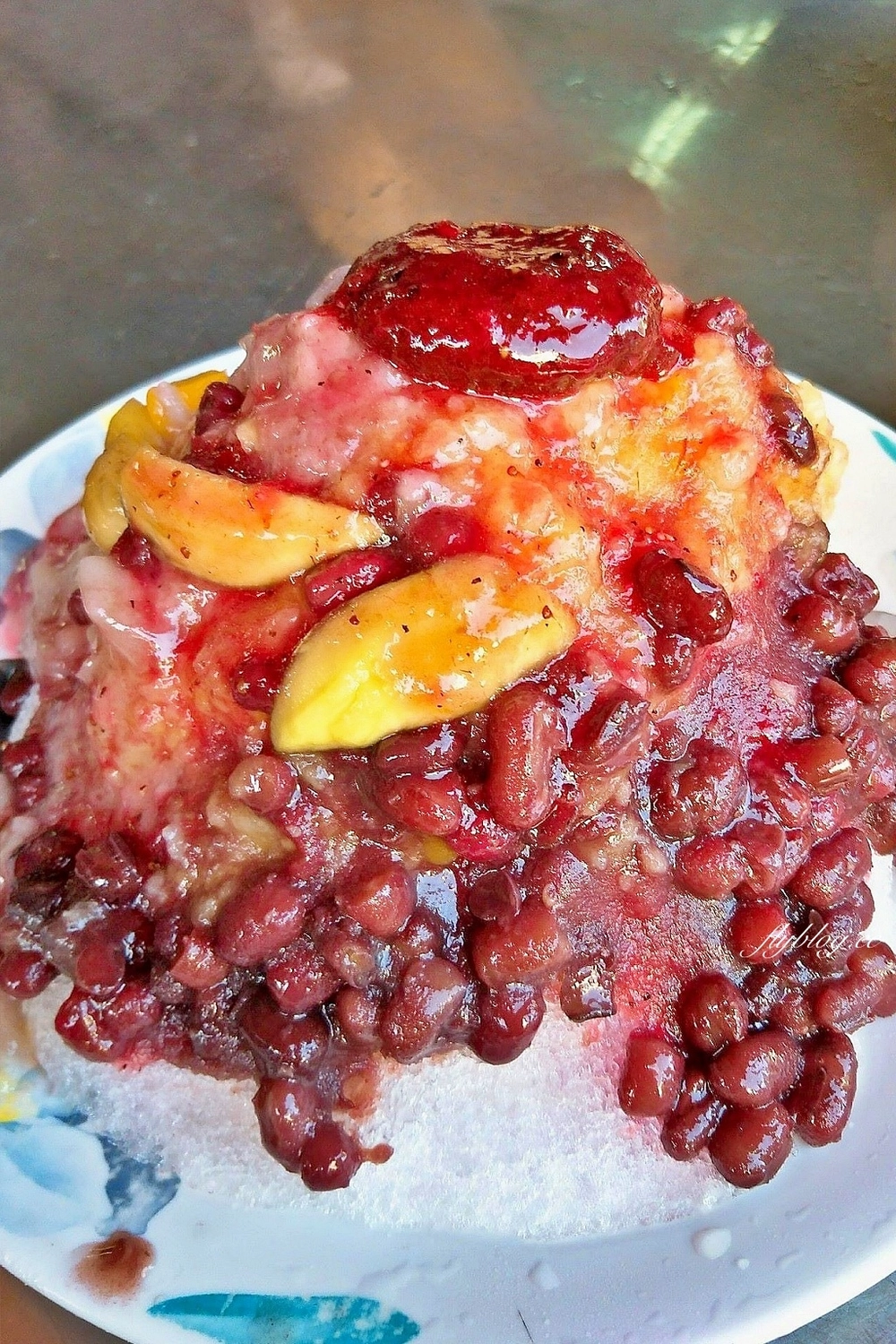 高雄鹽埕｜高雄婆婆冰創始店，鹽埕老字號刨冰店，必點蕃茄切盤和綜合冰 @飛天璇的口袋