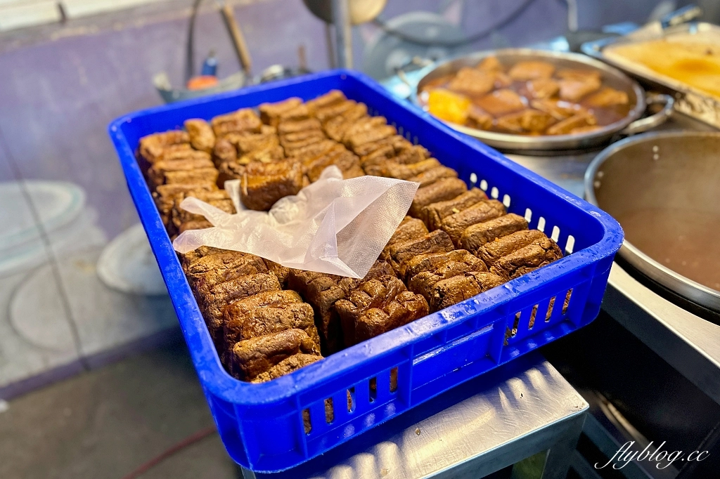 台中南區｜方臉師傅蒜香豆干，旱溪夜市和大慶夜市的排隊美食，軟嫩入味的豆乾 @飛天璇的口袋