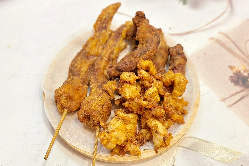 台中南區｜一也黃金豆乳雞，20元炸雞翅必點，旱溪大慶夜市排隊美食 @飛天璇的口袋