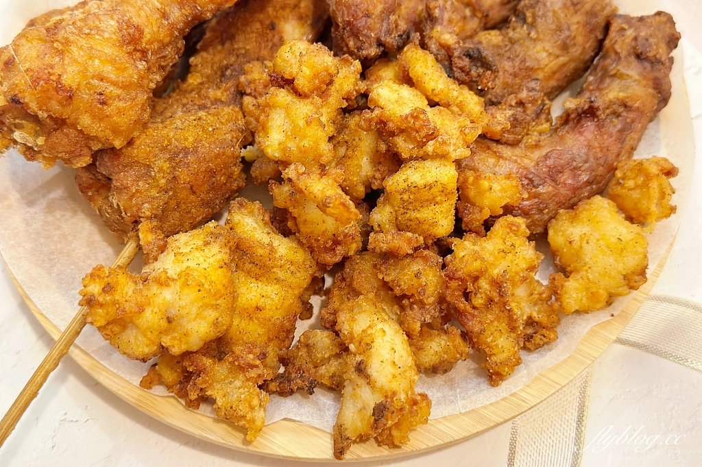 台中南區｜一也黃金豆乳雞，20元炸雞翅必點，旱溪大慶夜市排隊美食 @飛天璇的口袋