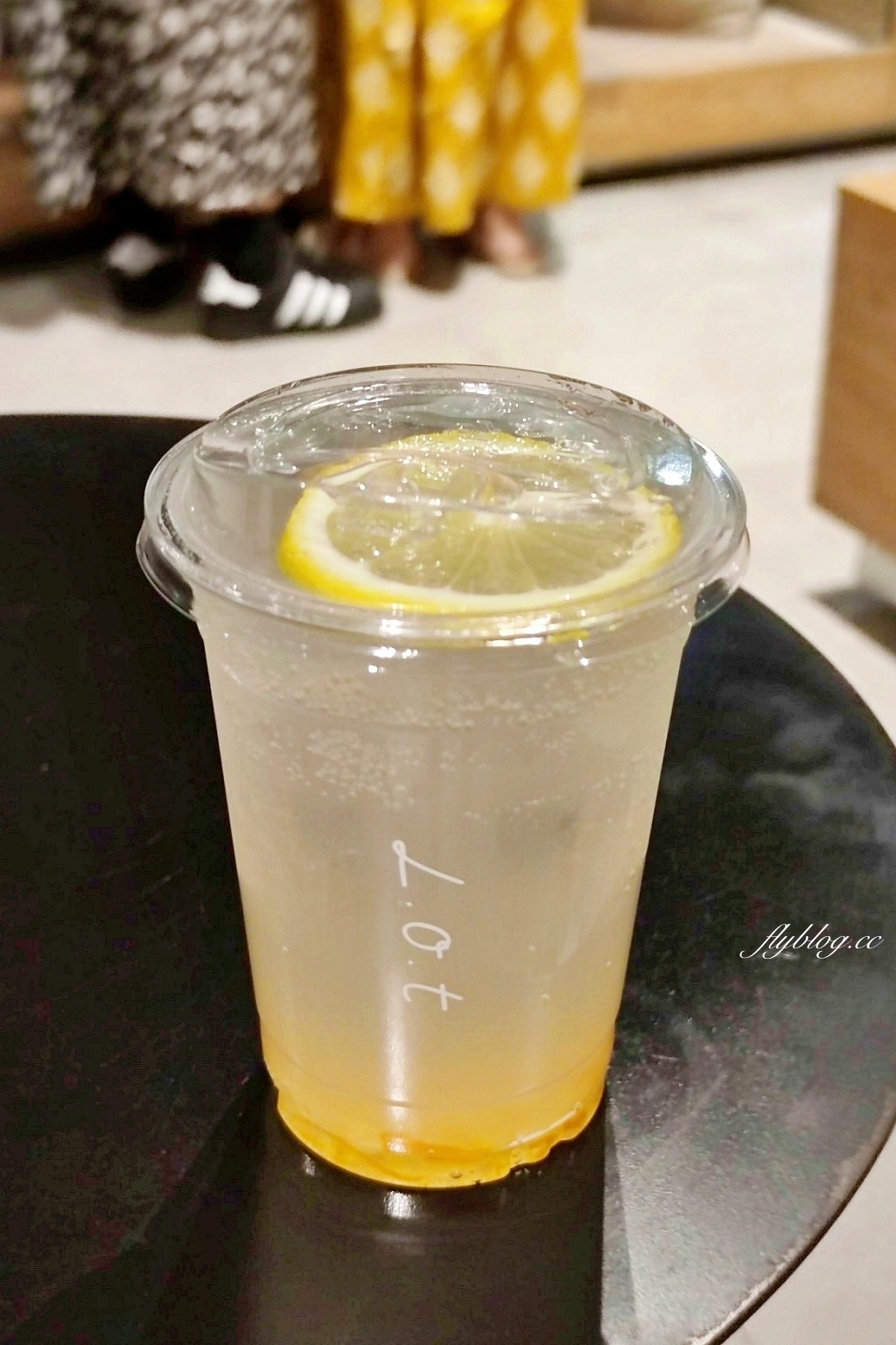 泰國清邁｜Lot of Taste，清邁尼曼區優質咖啡館，才喝完一杯忍不住再續一杯 @飛天璇的口袋