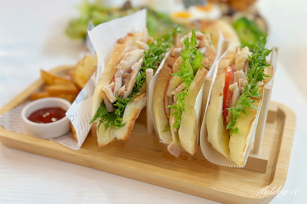 彰化北斗｜覓徑早午餐，隱身巷弄裡的早午餐，季節限定水果法式煎餅 @飛天璇的口袋