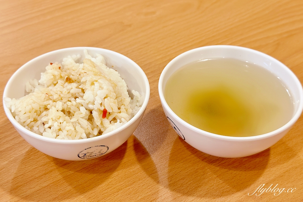 台中西屯｜台中市政府員工餐廳，市政府地下室的平價自助餐，葷食素食都有提供，超過50種菜色選擇 @飛天璇的口袋