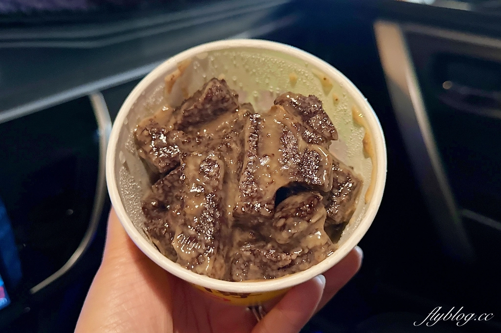 台中南區｜方臉師傅蒜香豆干，旱溪夜市和大慶夜市的排隊美食，軟嫩入味的豆乾 @飛天璇的口袋