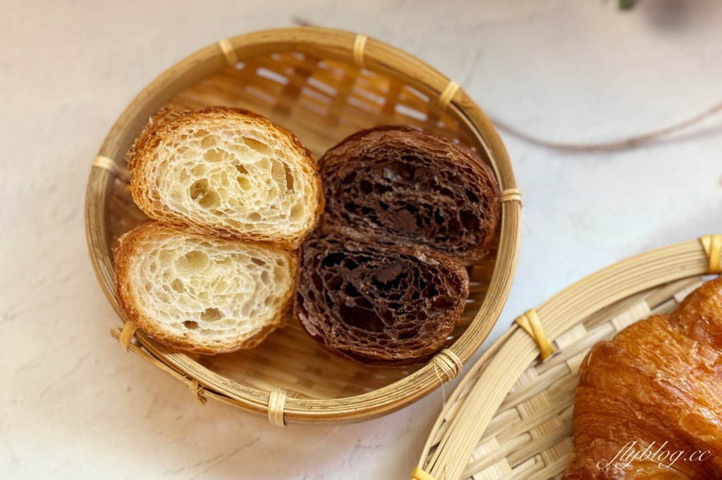 台中東區｜Johan麵包坊．台中LaLaport北館一樓，麵包也可以內用 @飛天璇的口袋