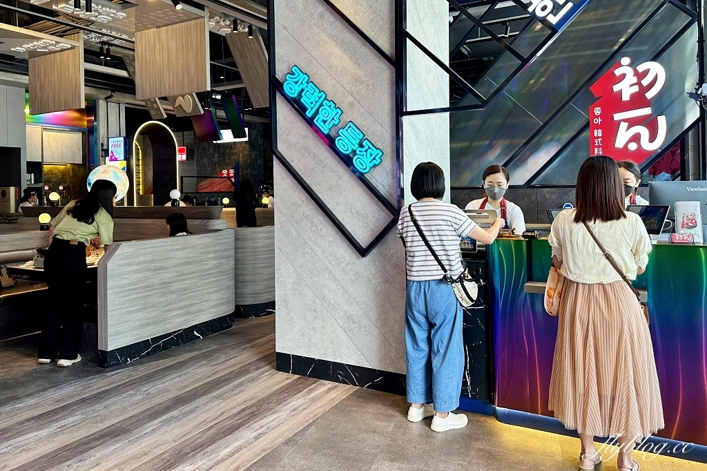 台中西屯｜初瓦韓式料理，王品集團和韓國廚師孫榮合作新品牌，台灣大道新光三越百貨對面 @飛天璇的口袋