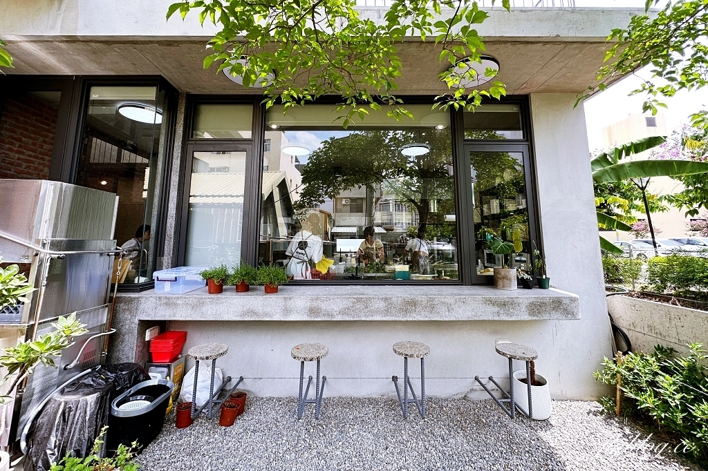 彰化北斗｜覓徑早午餐，隱身巷弄裡的早午餐，季節限定水果法式煎餅 @飛天璇的口袋