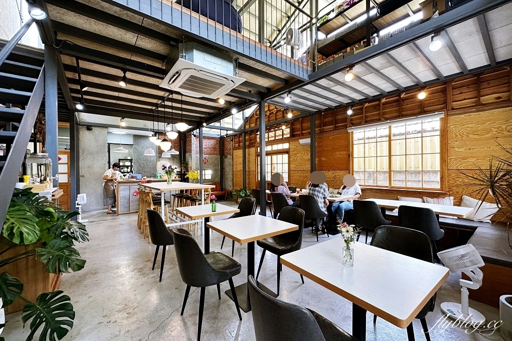 彰化北斗｜覓徑早午餐，隱身巷弄裡的早午餐，季節限定水果法式煎餅 @飛天璇的口袋