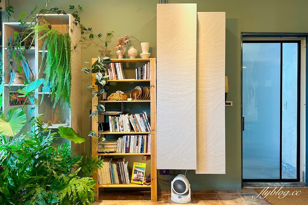 台中西屯｜UOTT屋頂上的大叔，隱身教師新村公寓5樓，台中預約制甜點店 @飛天璇的口袋