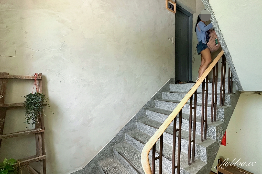 台中西屯｜UOTT屋頂上的大叔，隱身教師新村公寓5樓，台中預約制甜點店 @飛天璇的口袋