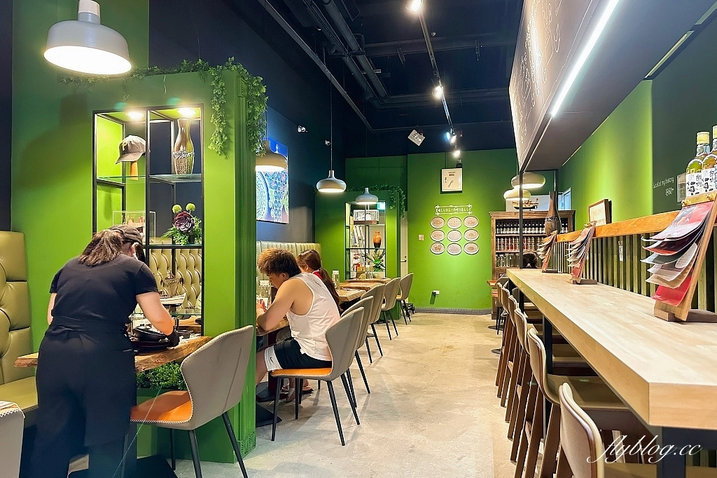 台中東區｜粕粕咖哩 POPO Curry，日本私房咖哩專賣，台中LaLaport北館美食 @飛天璇的口袋